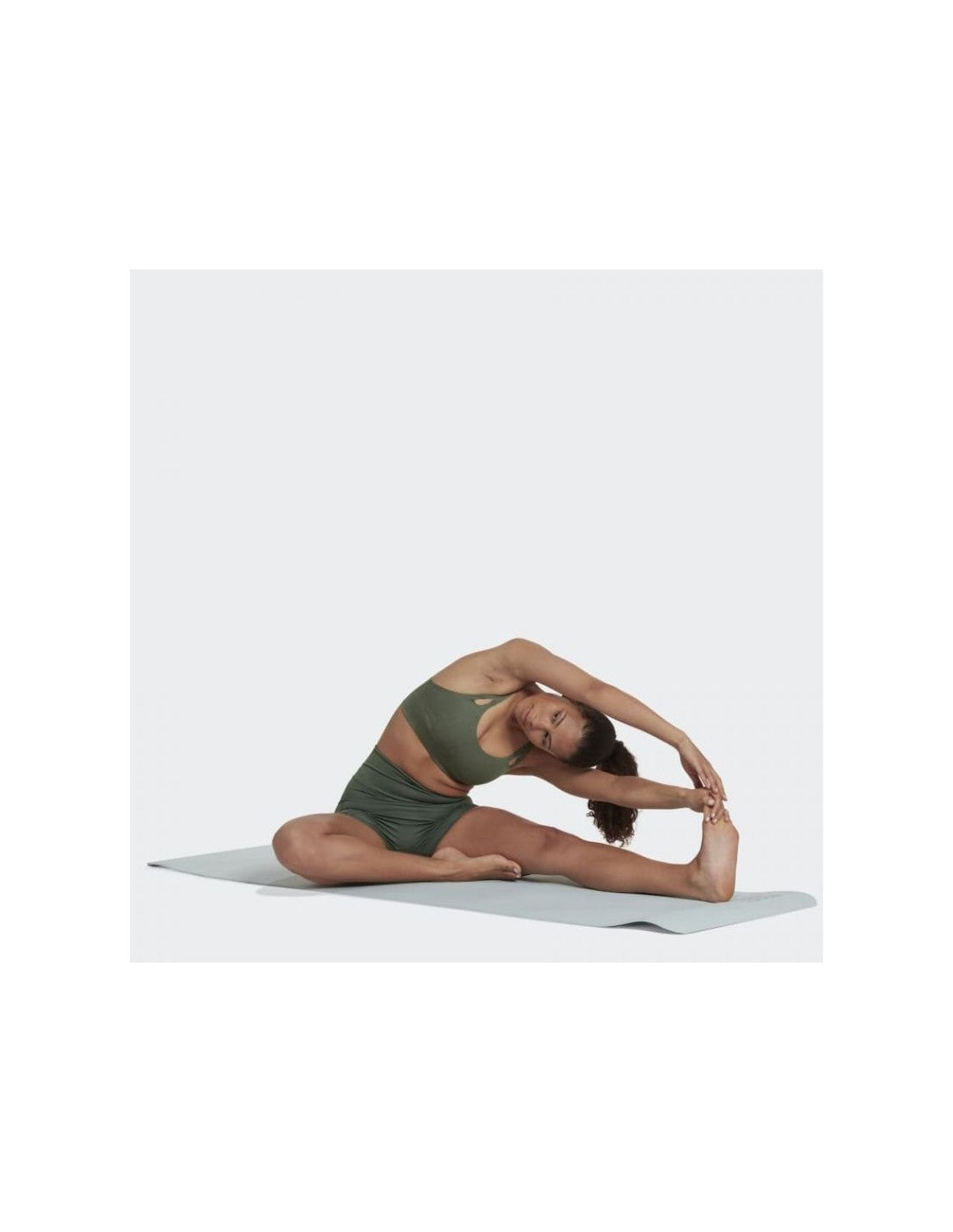 Adidas Yoga Luxe Studio LightSupport Fire Bra